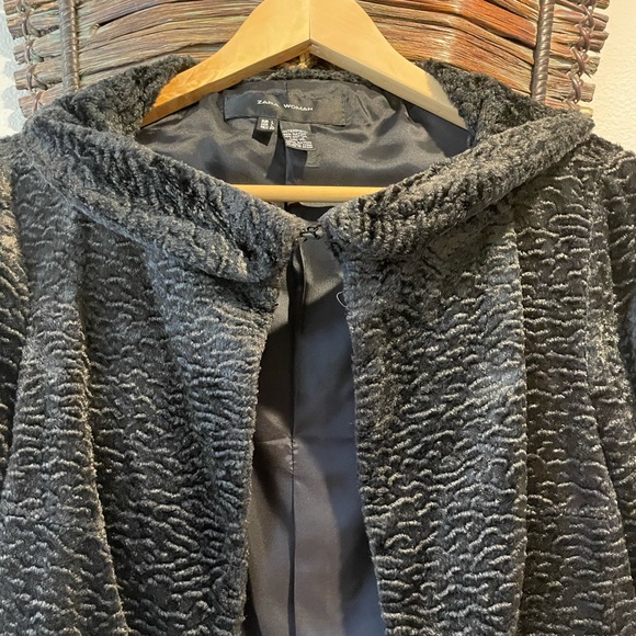 Zara Jacket - Picture 2 of 2